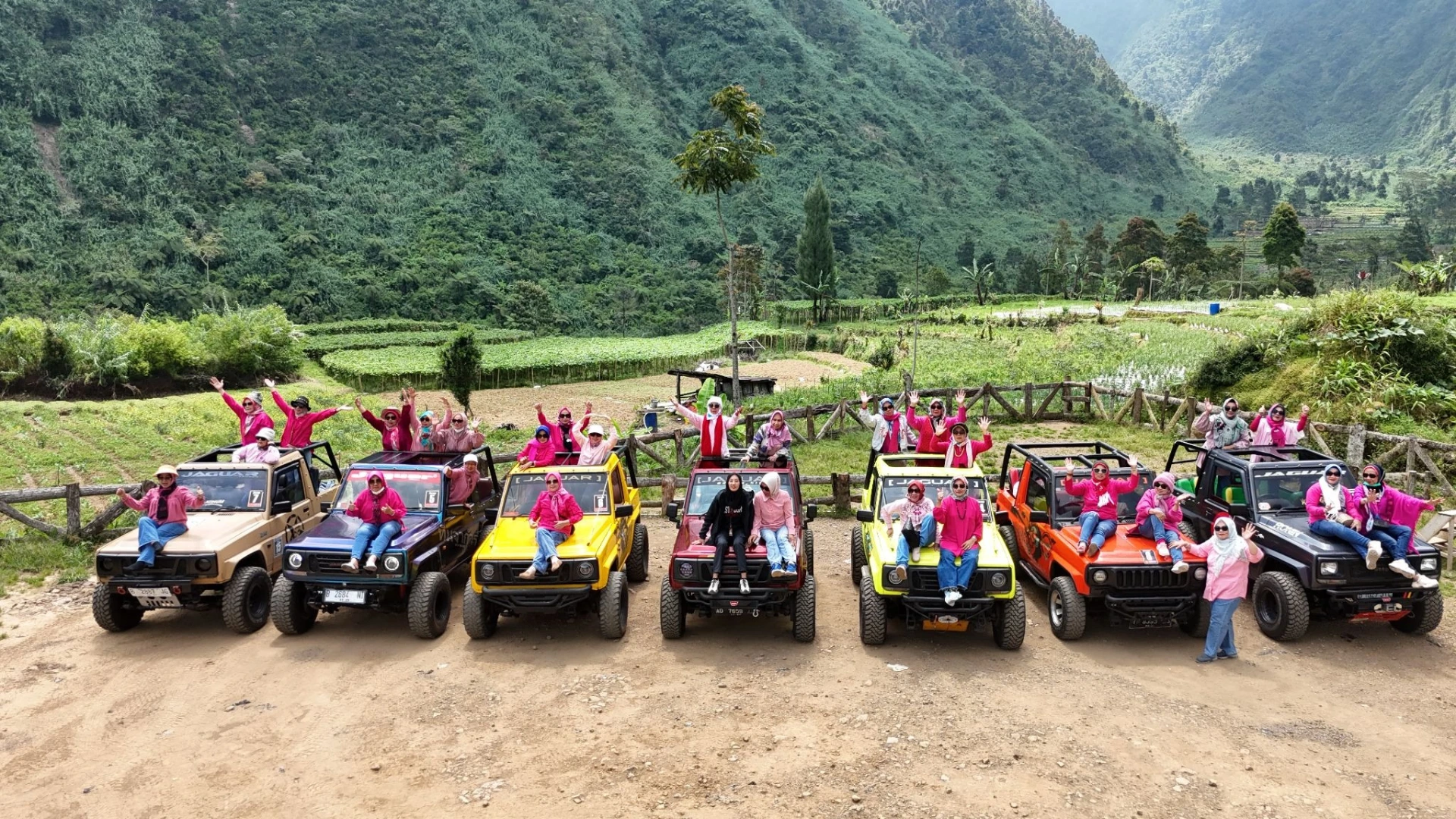 Petualangan Jeep Kebun Teh